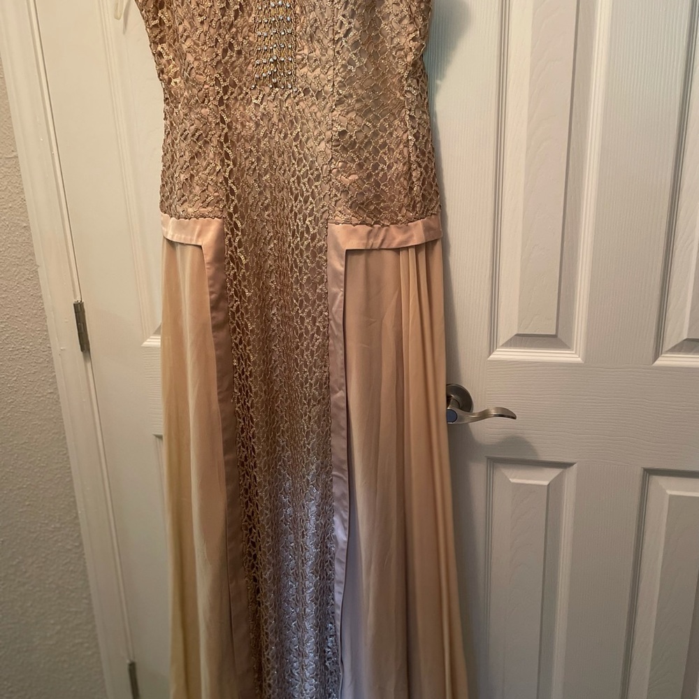 Champagne Mother of the Bride formal. Size 18/20